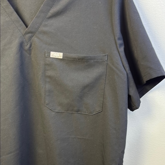 Figs Black Short Sleeve Tee for Medical Professionals - Picture 4 of 5